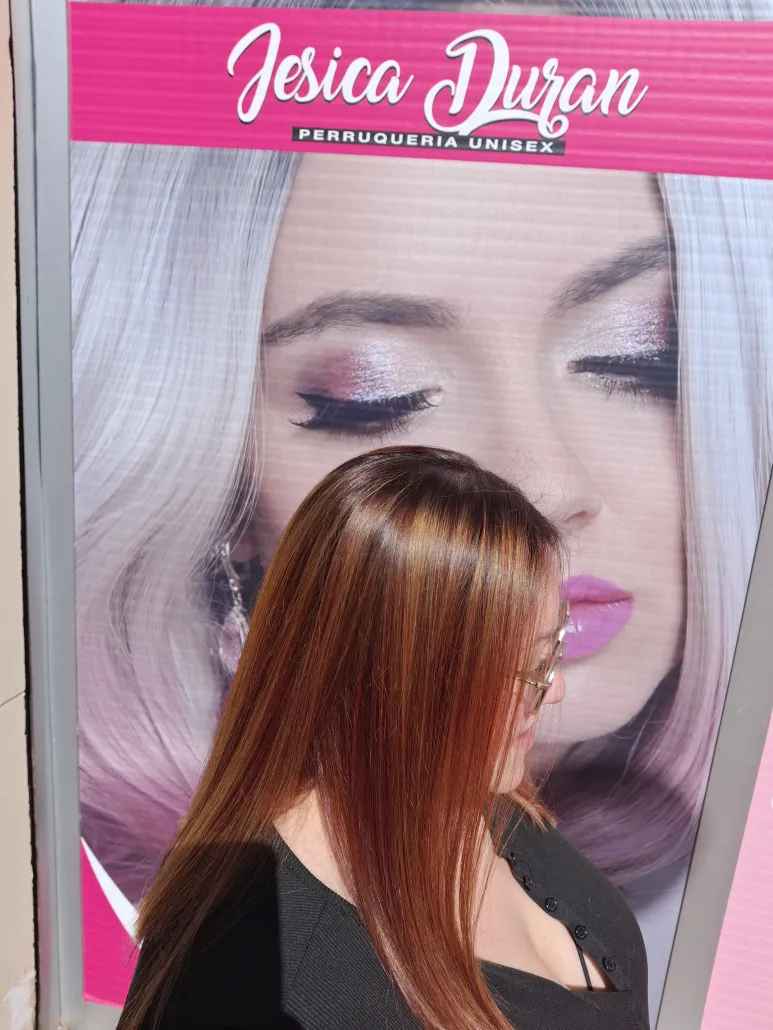 Coloración cobre — cartel Jesica Durán Perruqueria Unisex